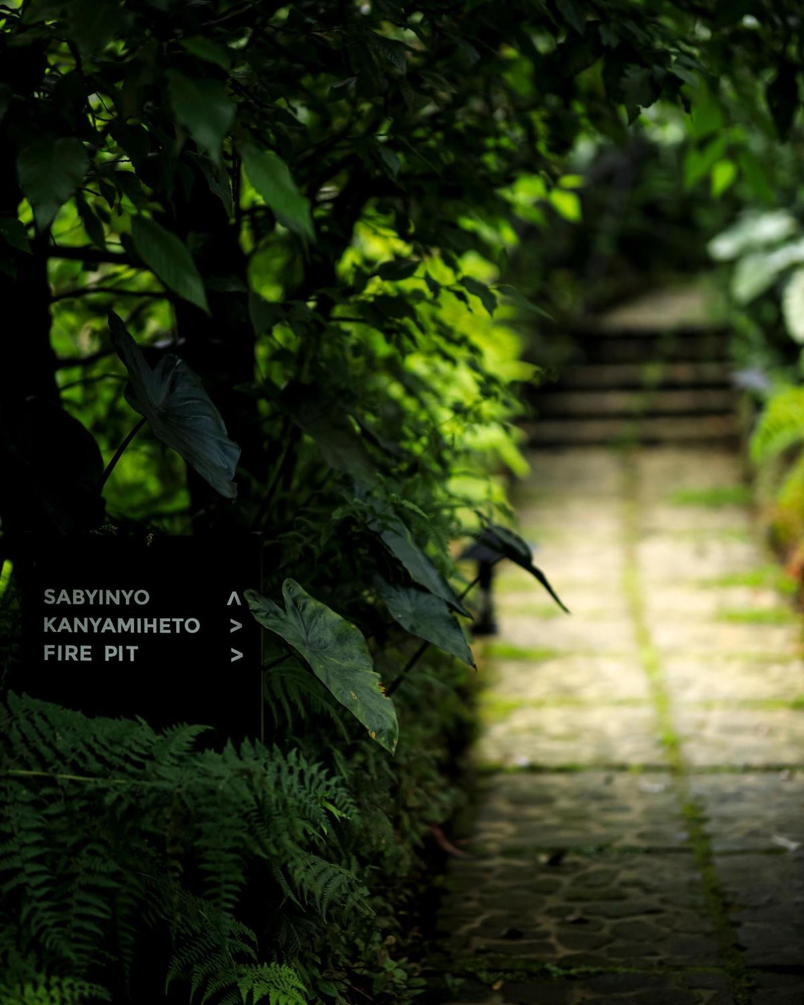 Sambora Kinigi Villa Exteriör bild